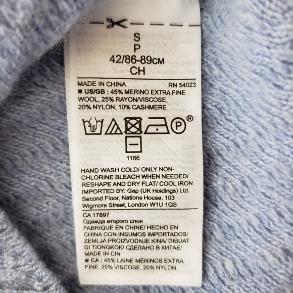 Banana Republic V neck Wool/Cashmere Sweater - Picture 4 of 5